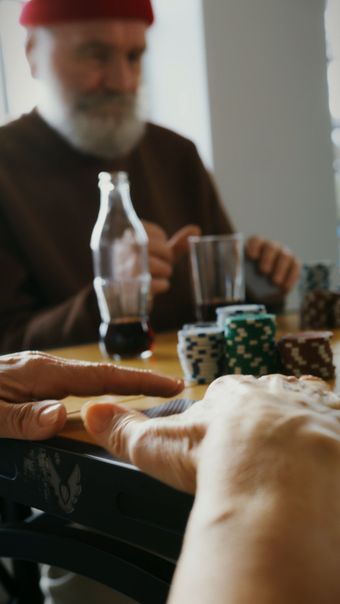 老人吃饭视频素材视频素材免费下载视频素材
