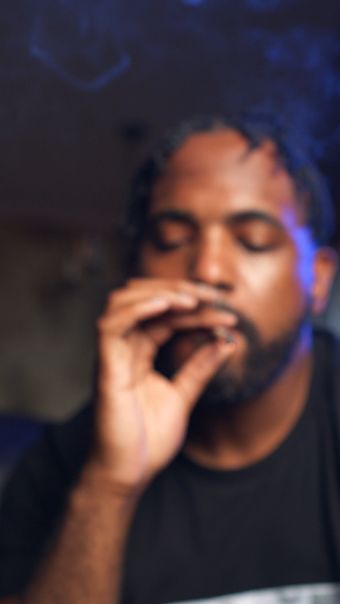 被人指着鼻子辱骂视频素材视频素材