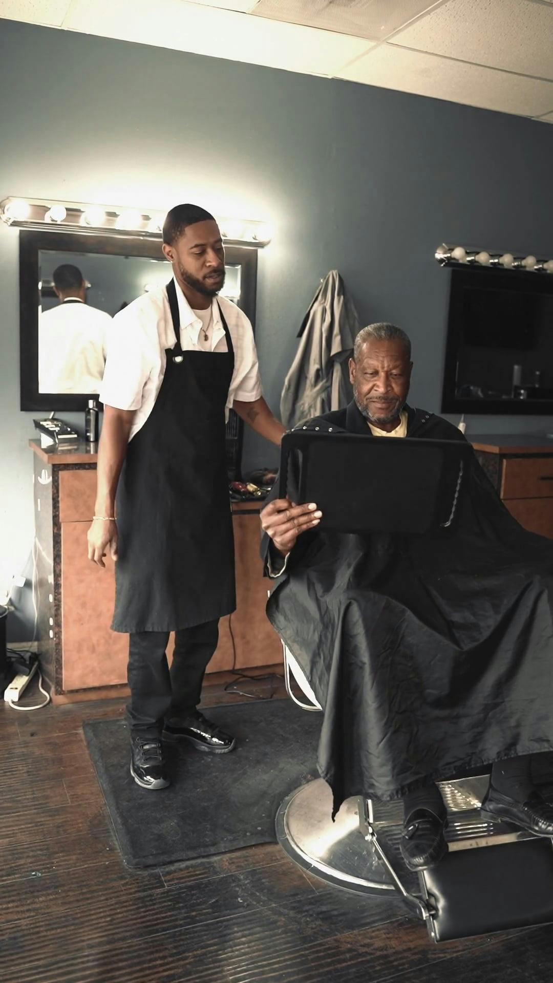 Barber Cutting the Hair of the Customer · Free Stock Video