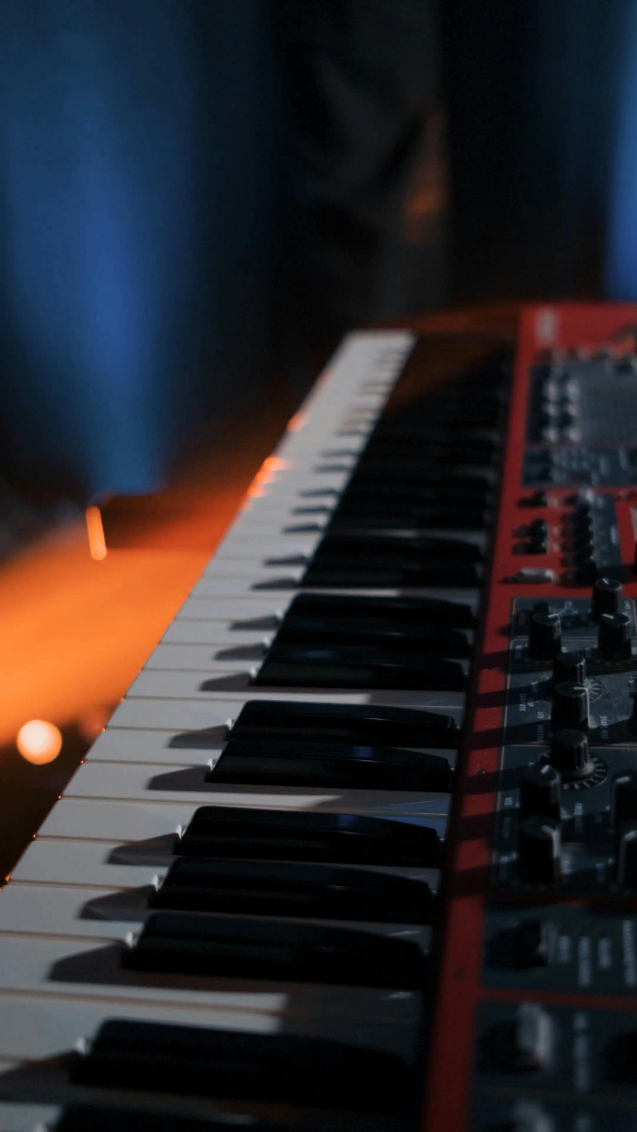 Close Up Video of an Electric Keyboard · Free Stock Video