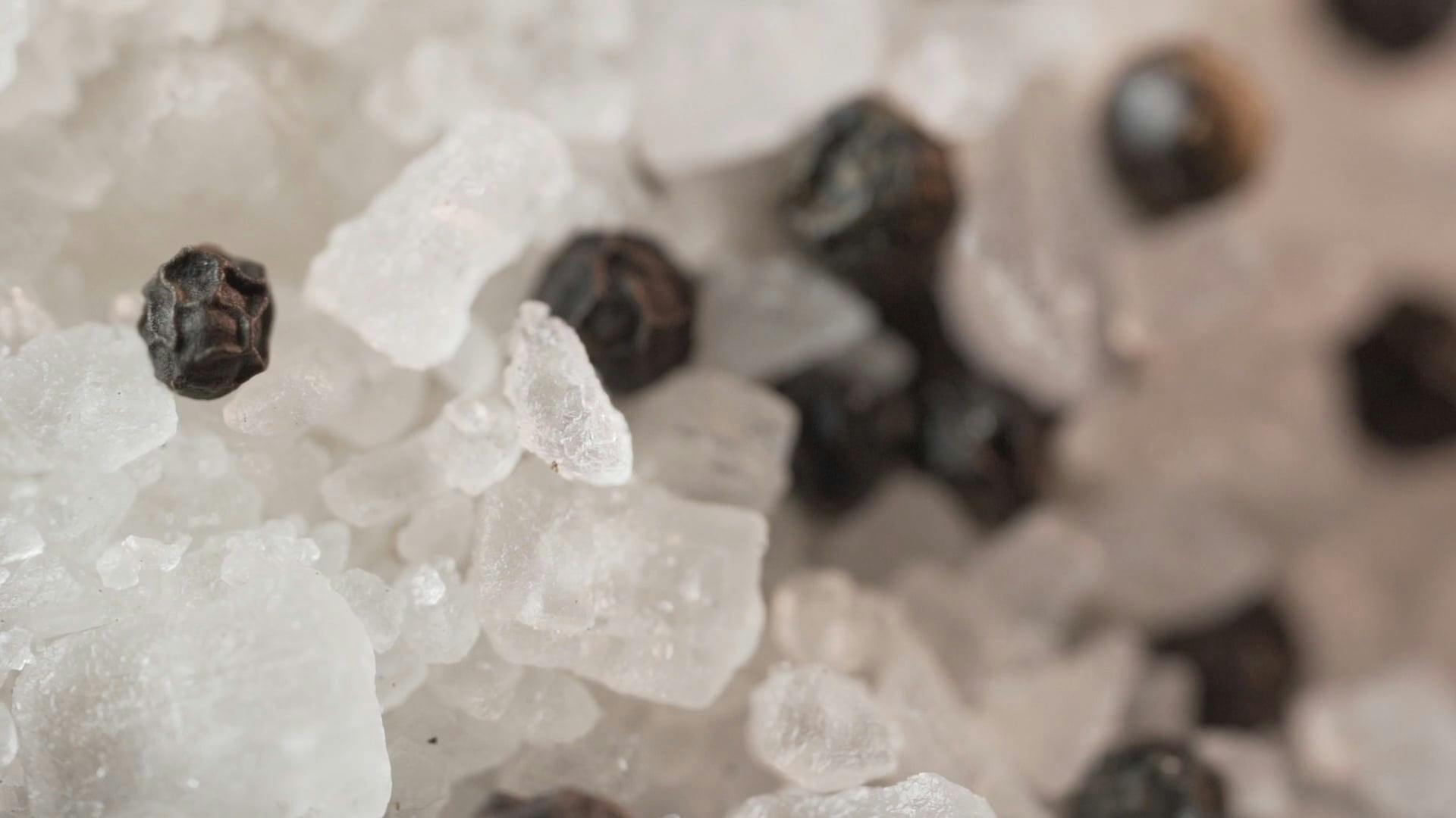 Whole Pepper and Salt · Free Stock Video