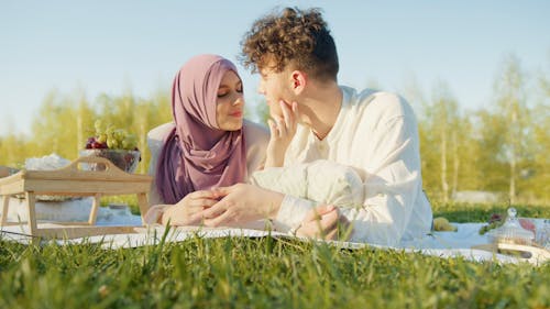 A Couple on a Picnic Date