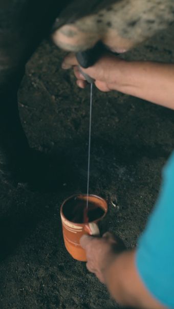 陶罐倒酒视频素材高清视频高清视频视频素材视频素材