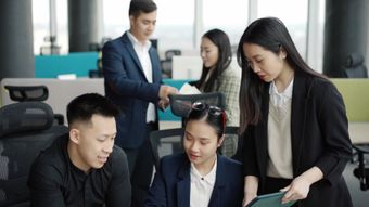 中国人上班免费下载视频素材