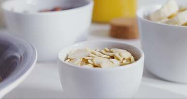 a cup of sliced raw garlic