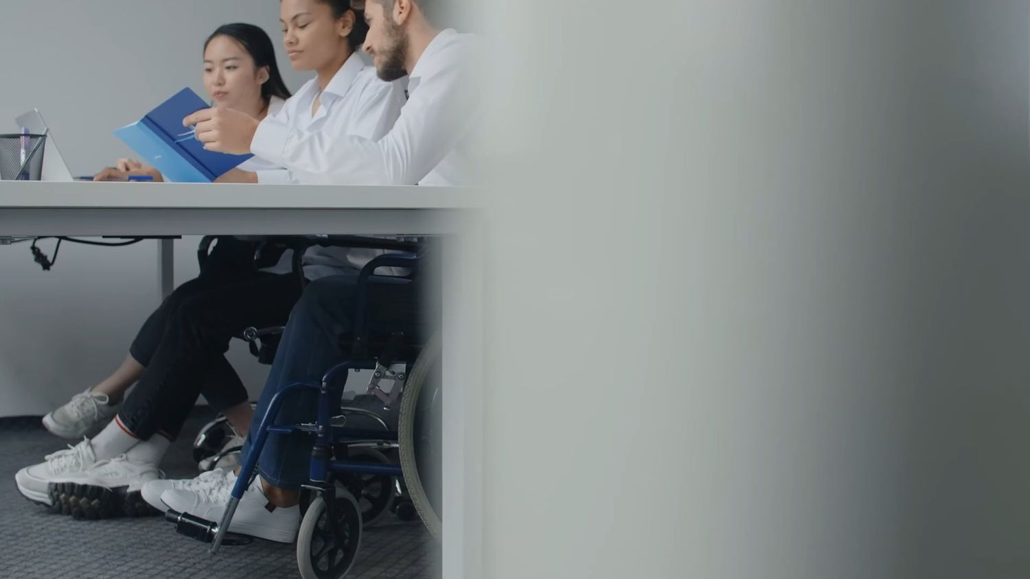 People With Disabilities Working Videos, Download The BEST Free 4k ...