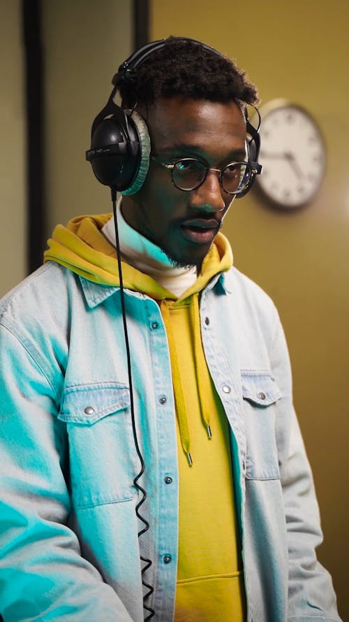 Man wearing Headphones