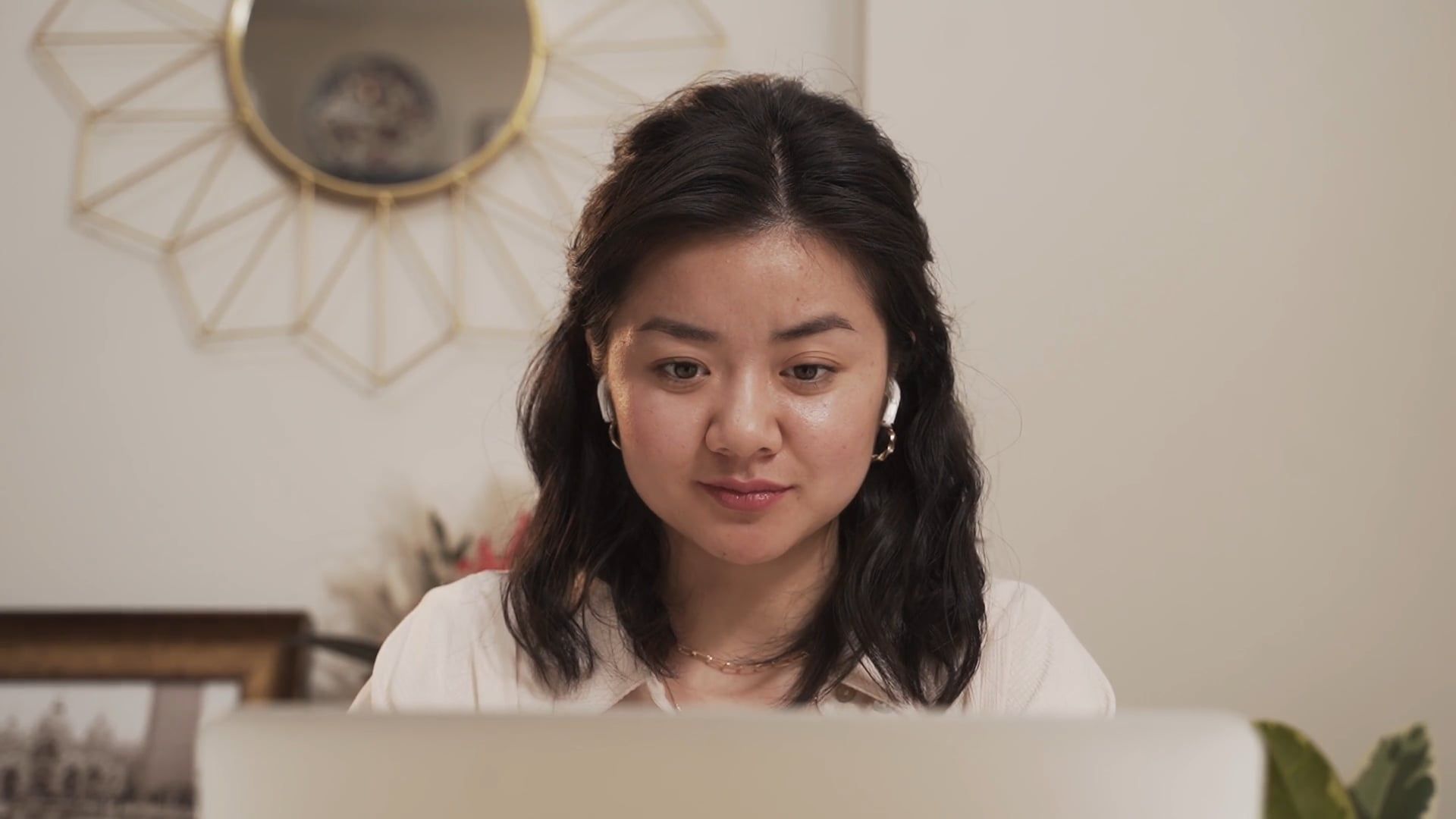 Actress Using Computer Woman using Laptop · Free Stock Video