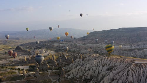 Colorful Hot Air Balloons in the Sky