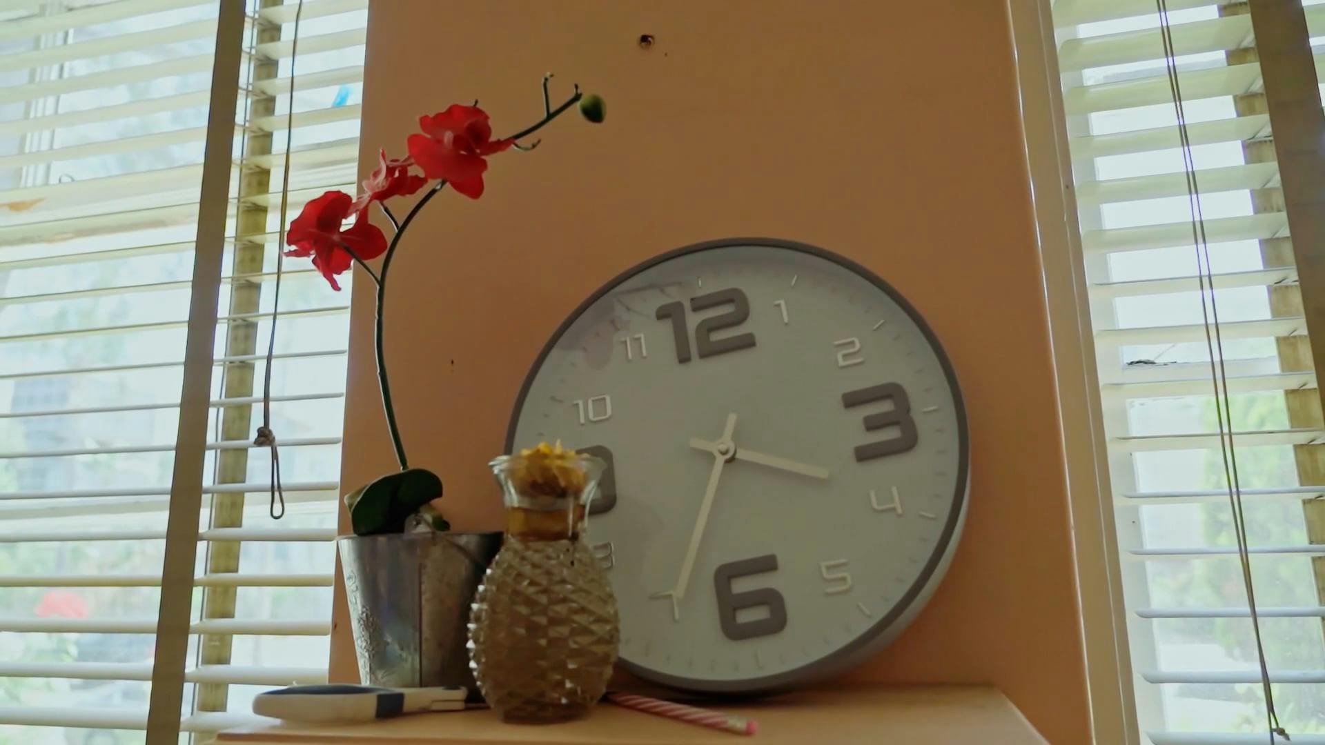 Time Lapse Footage of a Analogue Clock Free Stock Video Footage