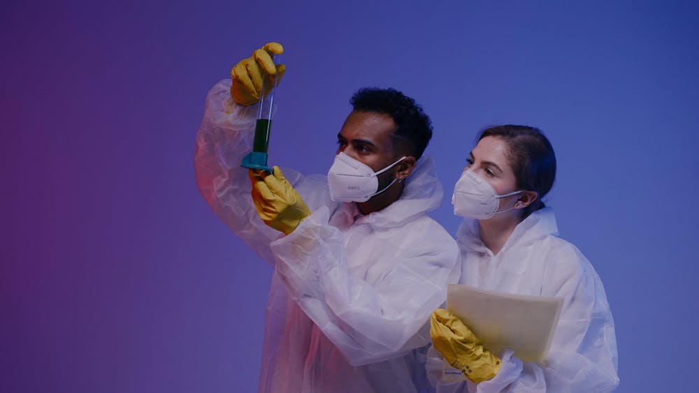 オランダの科学者が24時間成長するトマトを開発中