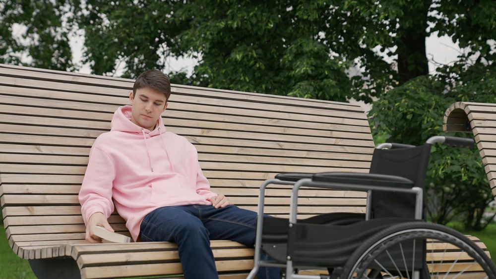 Ilmainen Kuvapankkivideo Aiheesta Huppari Katsot Kameraa Mies Ilmainen Kuvapankkivideo Aiheesta Huppari Katsot Kameraa Mies