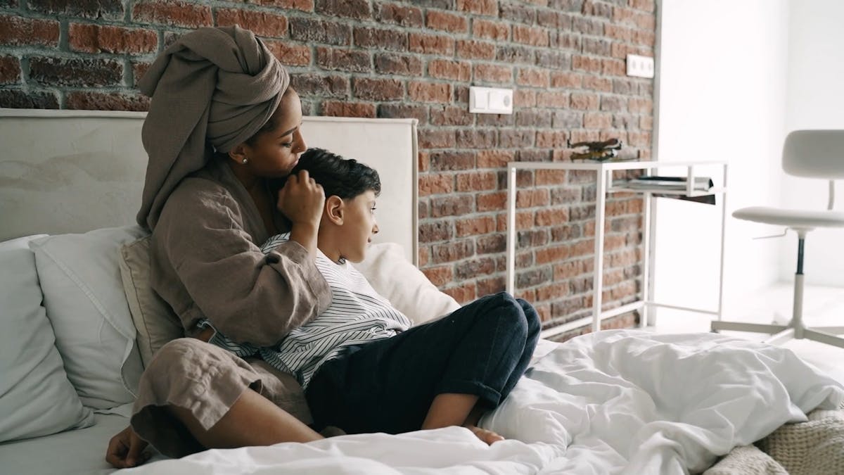 Mom Sees Sons Morning Wood And Touches Videos, Download The BEST Free