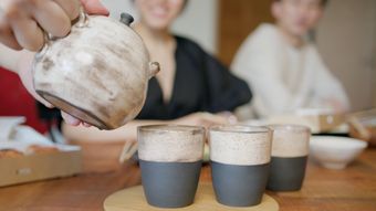 倒米酒高清视频免费下载视频素材