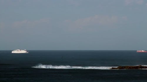 Wasserfahrzeuge Und Wellen