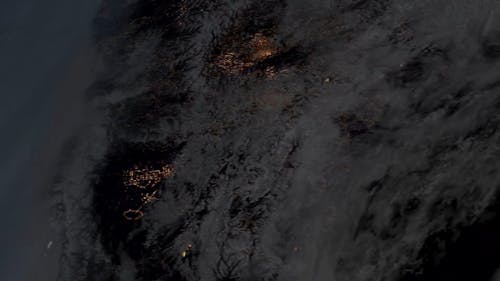 Вид на Землю ночью из космоса