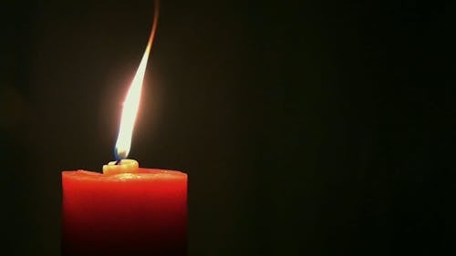 Зажженная свеча