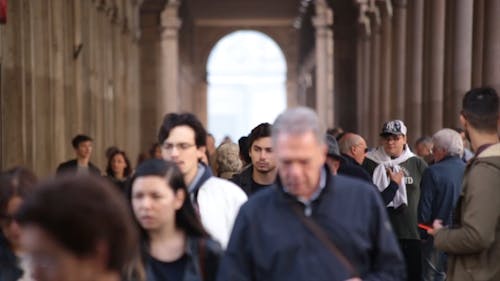 Vidéo De Personnes Marchant