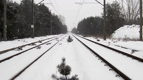 雪に覆われた鉄道ビデオ