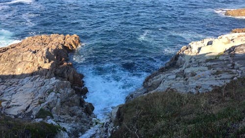 Dall'alto Video Del Flusso D'acqua