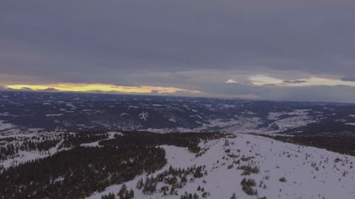 Veduta Dall'alto Di Montagna Innevata