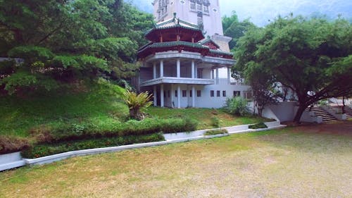 Edificio Antiguo En La Montaña