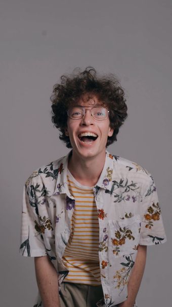 笑一笑，十年少；愁一愁，白了头视频素材