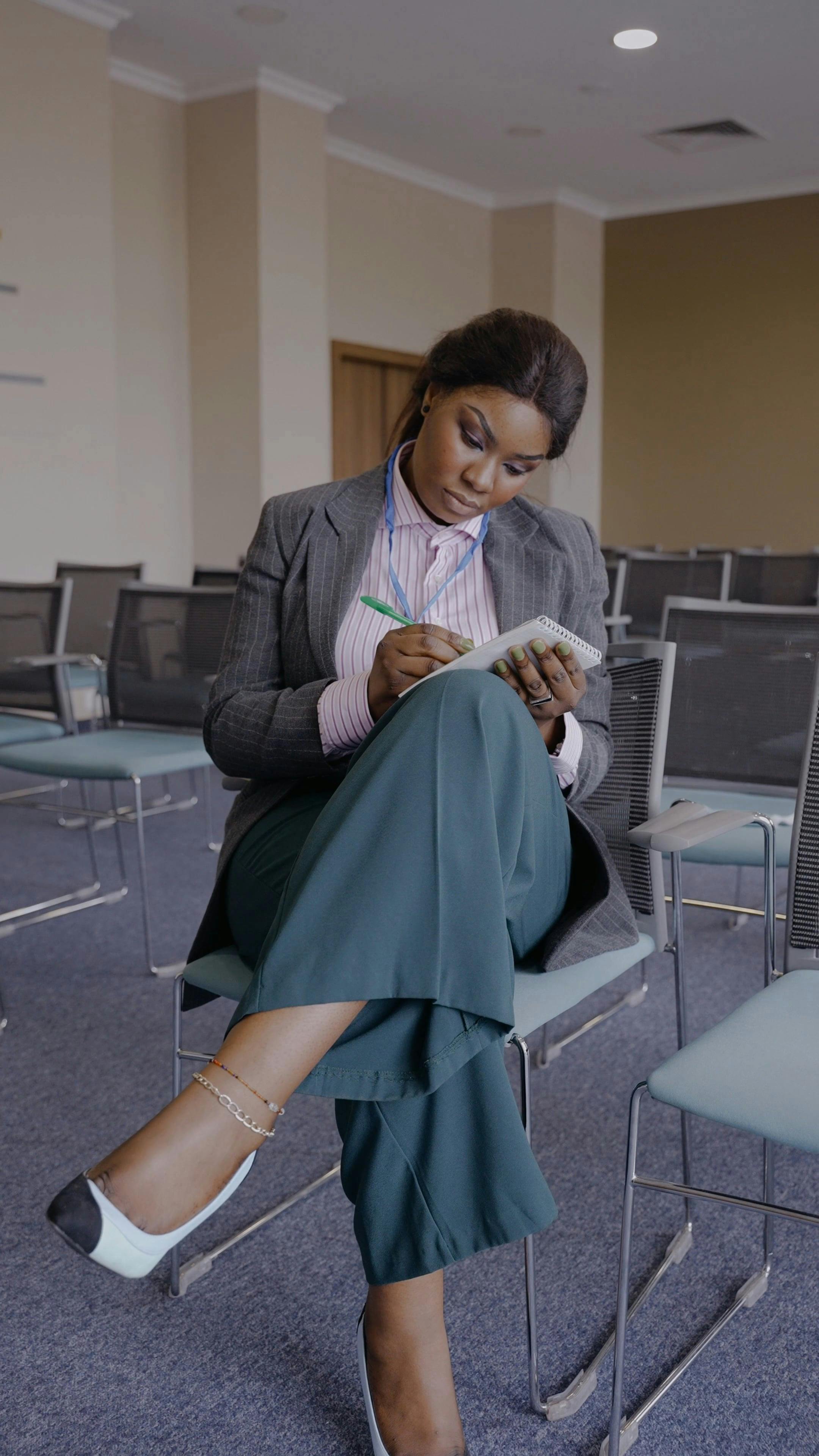 Empty Notes Videos, Download The BEST Free 4k Stock Video Footage ...