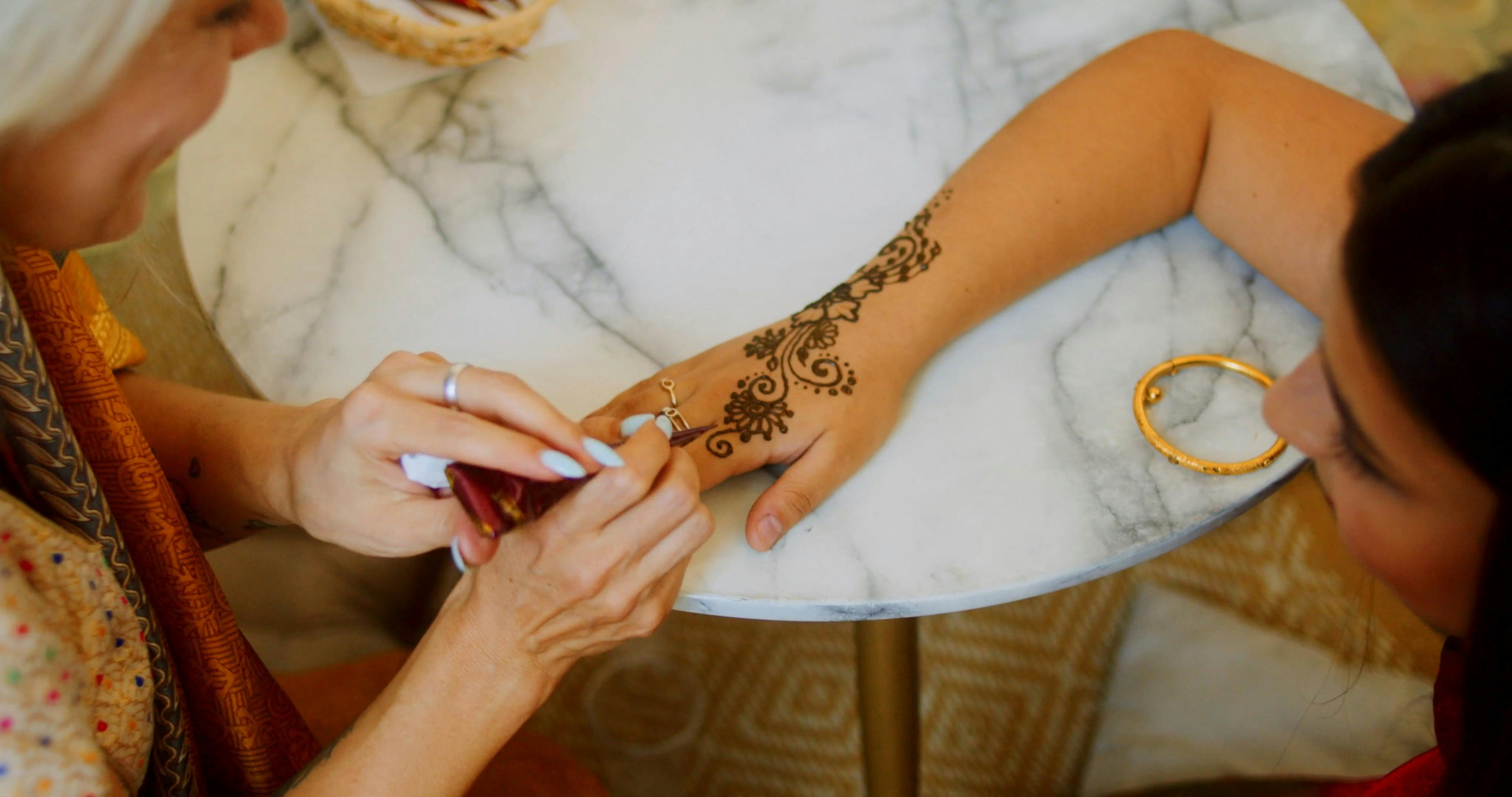 Henna Hand