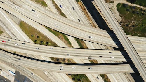 Dronebeelden Van Voertuigen Op De Snelweg