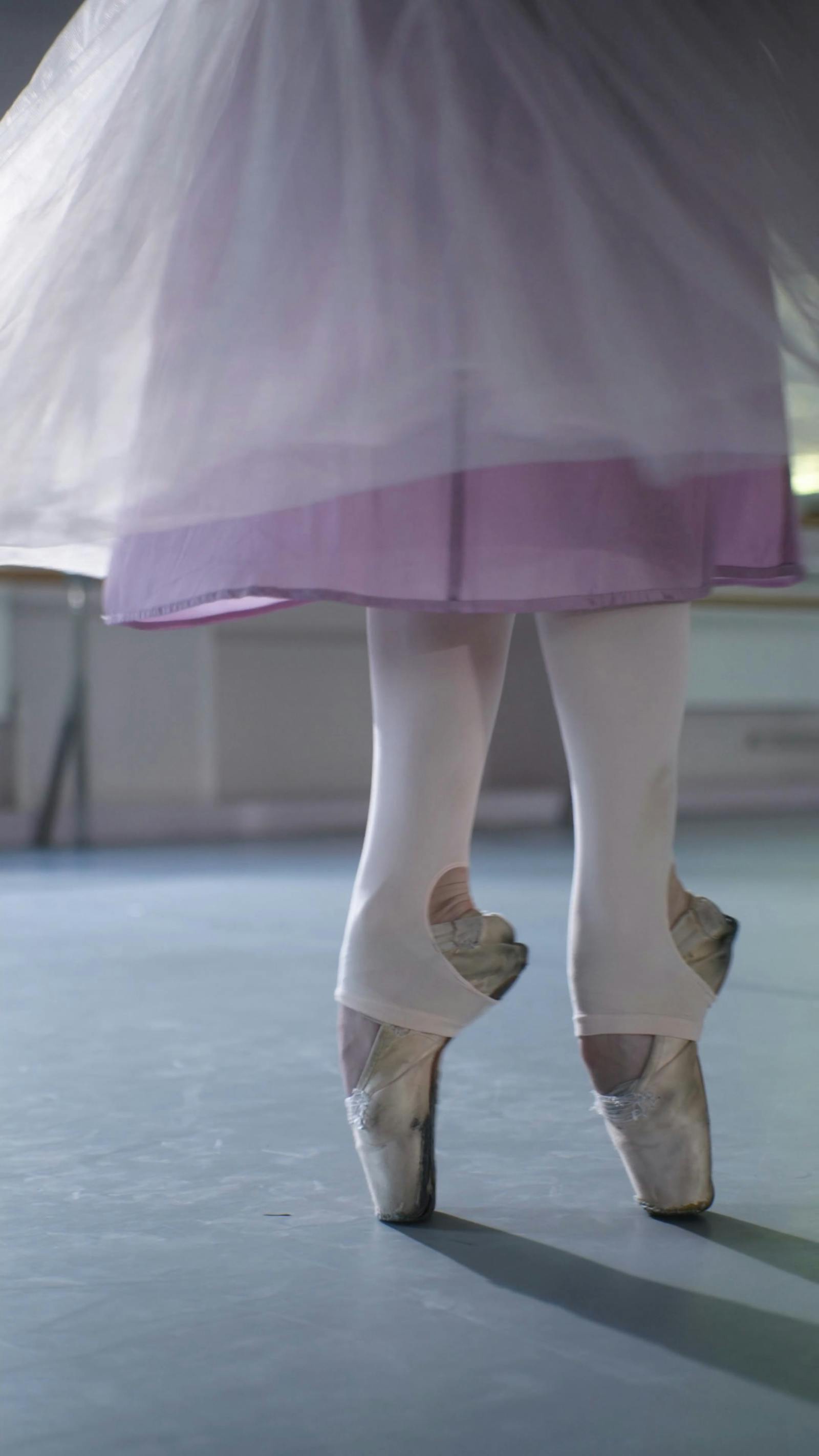 Unseen Avva Ballerina Footage Surfaces Online