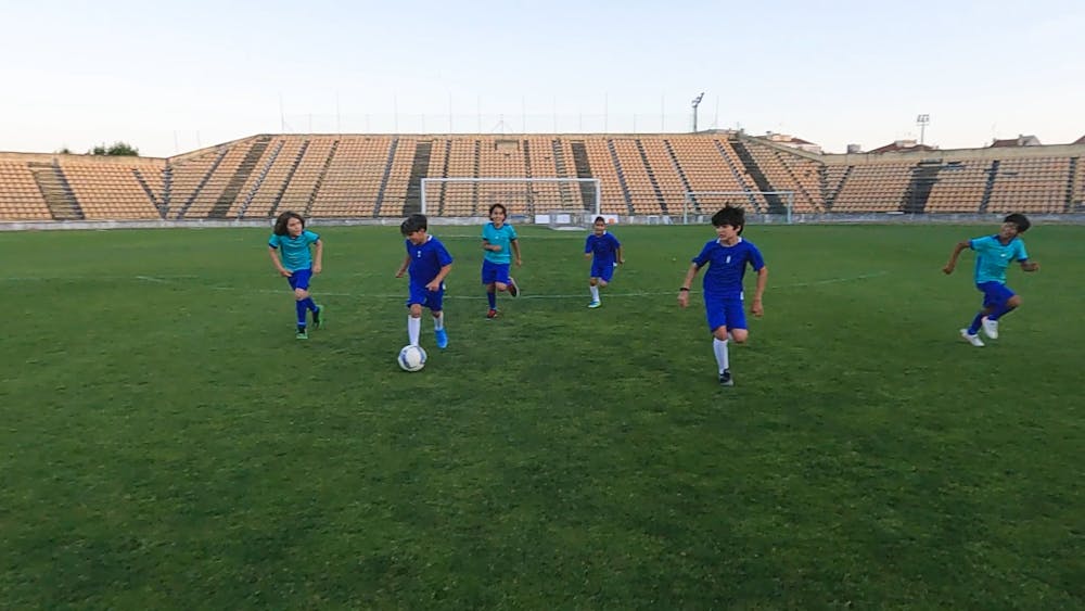 白 ユニフォーム サッカー 2024