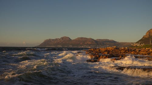 Crashing Waves in the Sea