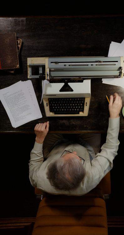Peron Using Typewriter A Person using a Vintage Typewriter Free Stock Video Footage, Royalty ...