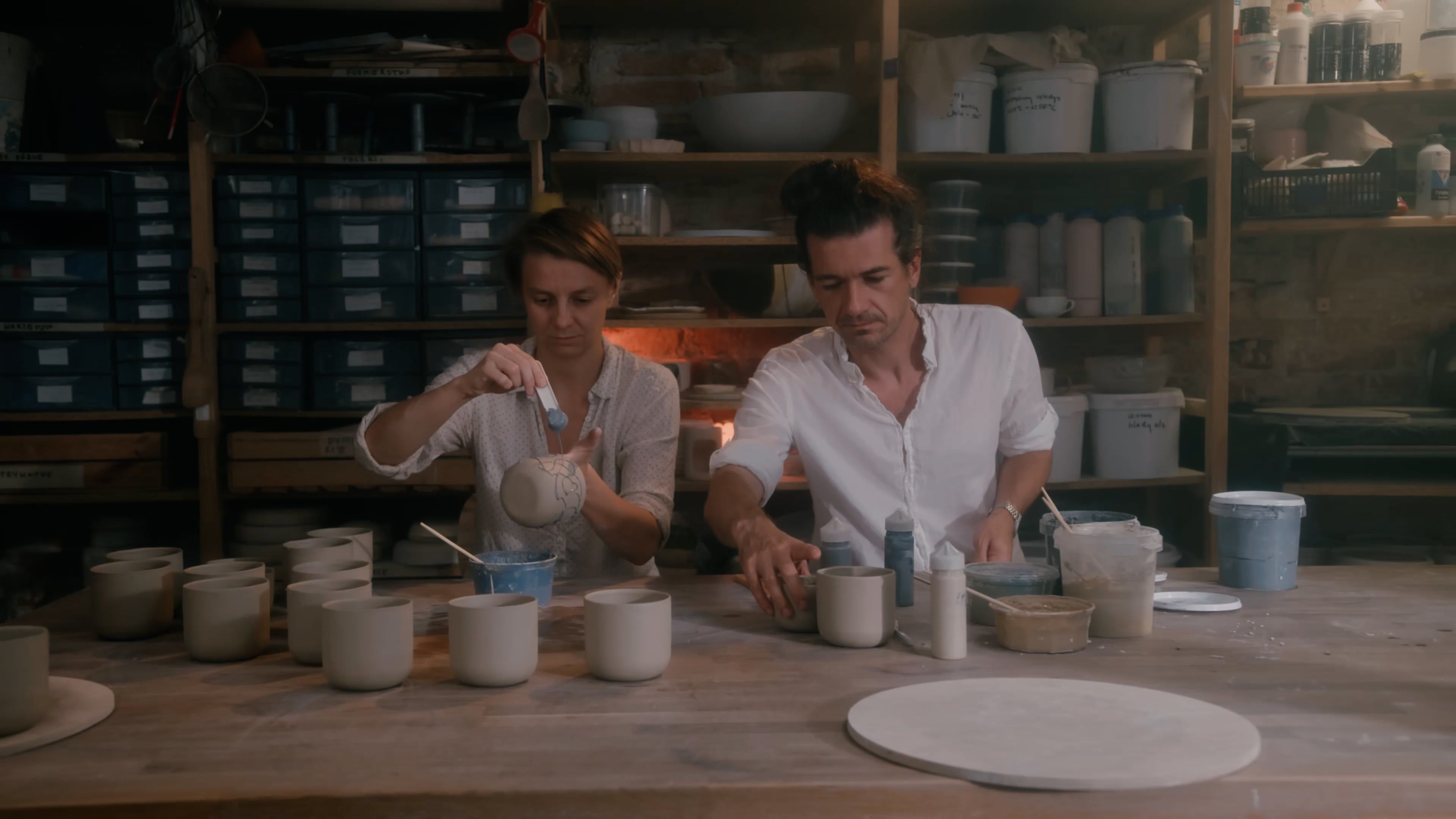 Glazing a ceramic bowl by hand