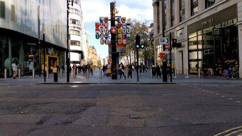 Time lapse of city street 