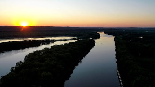 Drone Footage of the Mississippi River